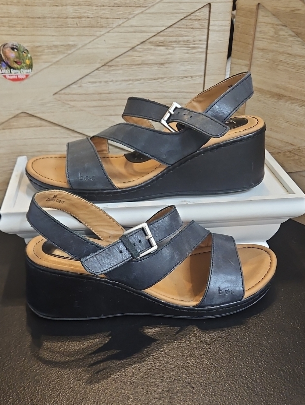 boc Black Leather Wedge Sandals Buckle Straps Sz 8 #648